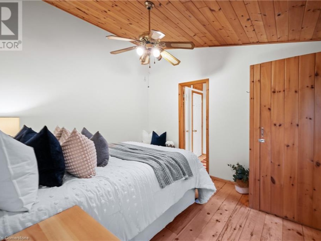 1076 Thanksgiving Rock Way, Kahshe Lake