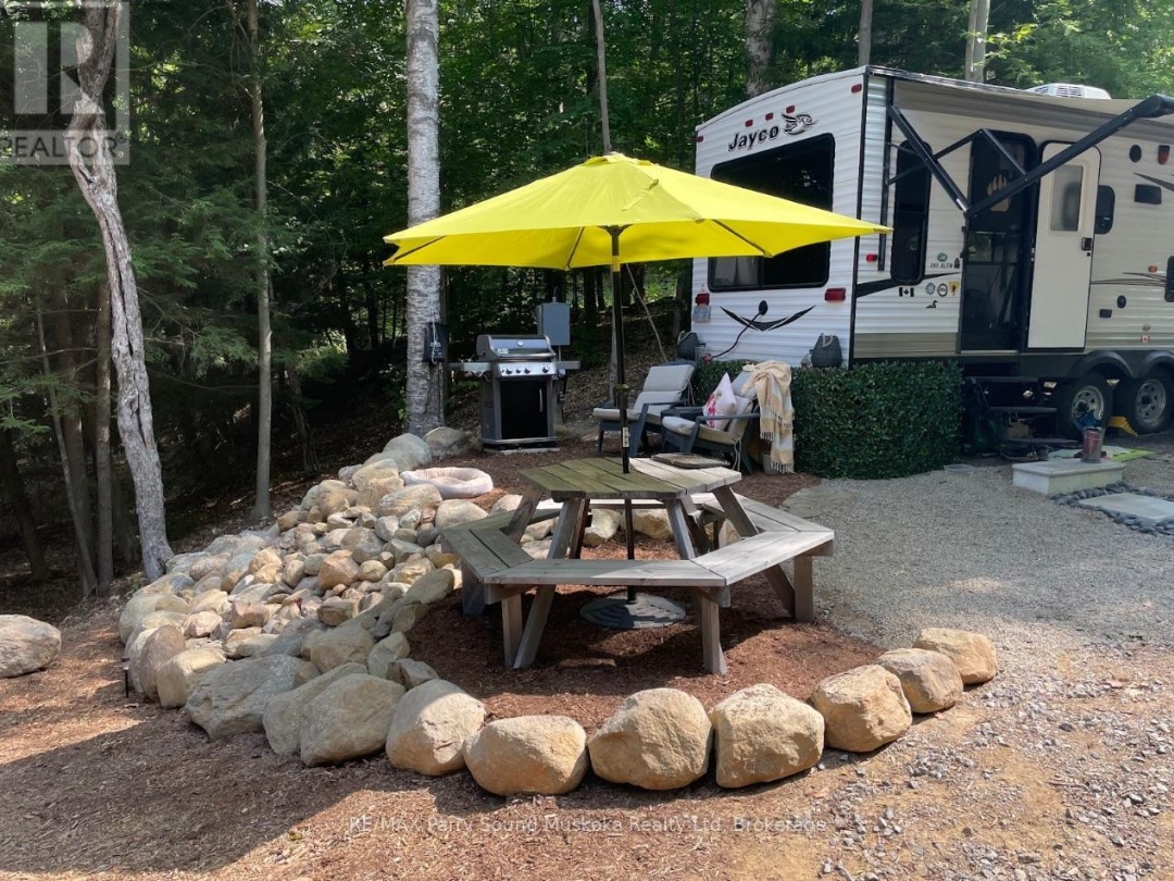 110D LOUISA STREET, Seguin River