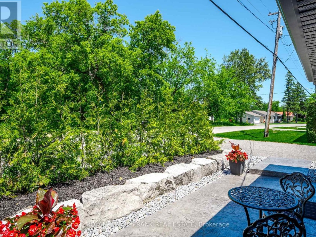178 Front Street W, Sturgeon Lake