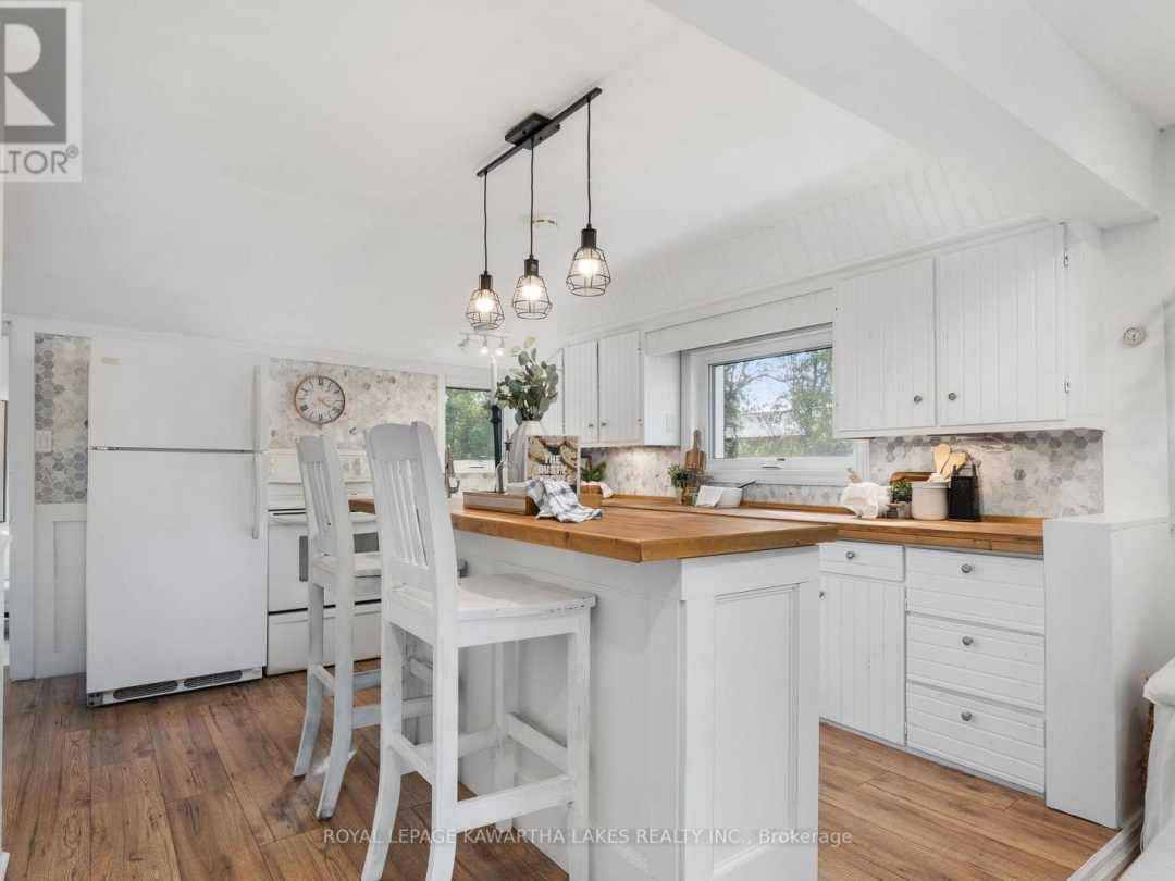 19 PRINCE STREET E, 