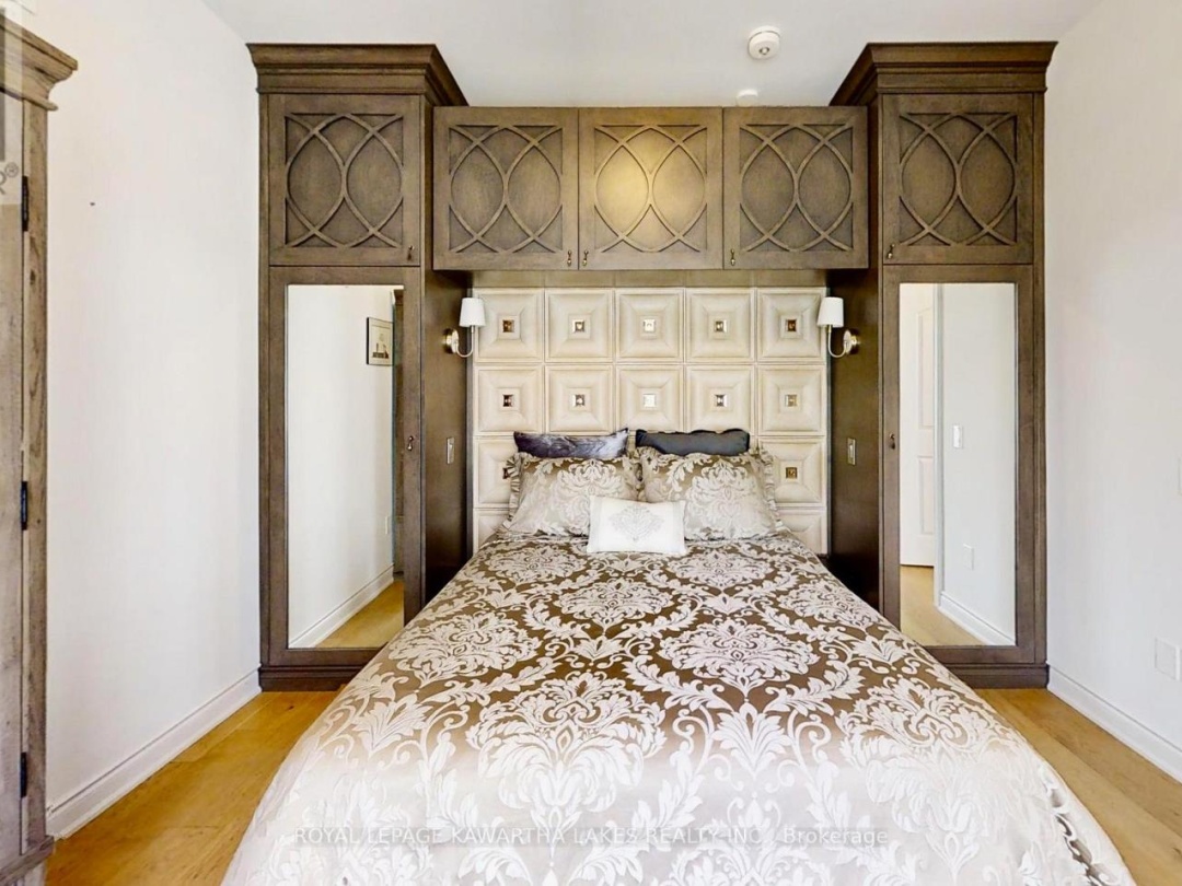 2501 Lakeshore Drive, Lake Simcoe