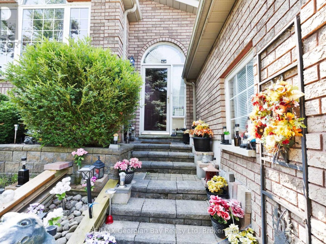 33 ANDERSON CRESCENT, 