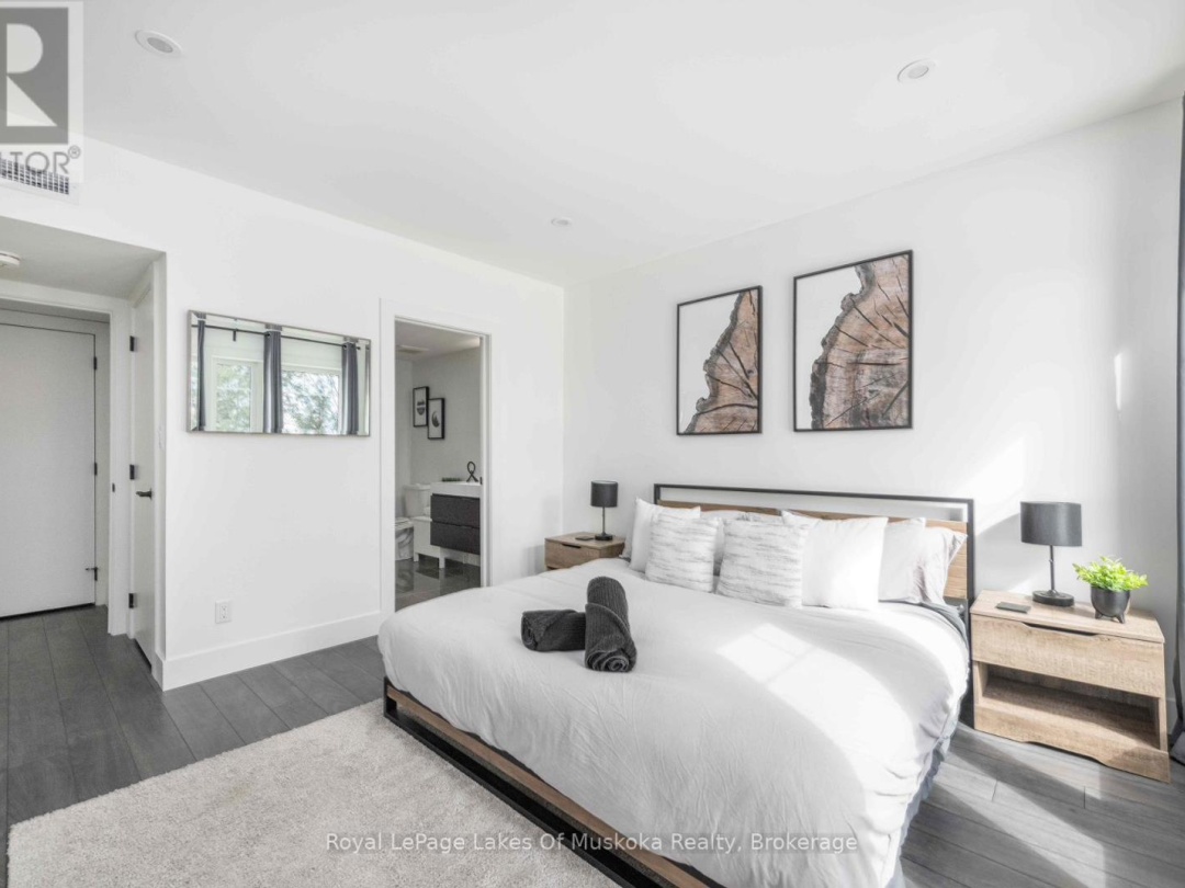 102 - 3 TREE TOPS LANE, Peninsula Lake