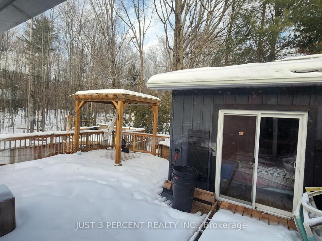 55 Northern Avenue, Little Bald Lake