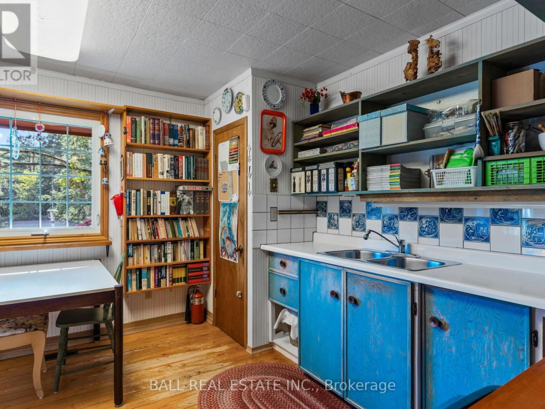 849 COUNTY RD 49, 