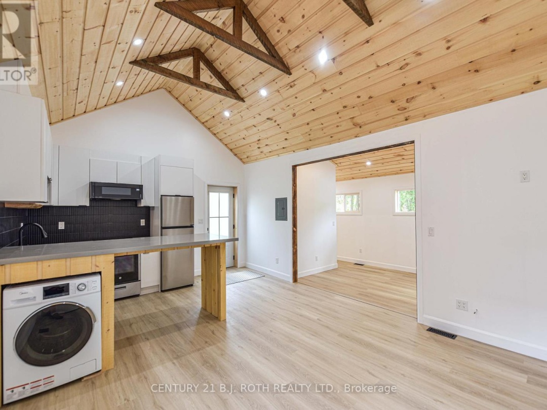 274 MISSISSAGA STREET W, 