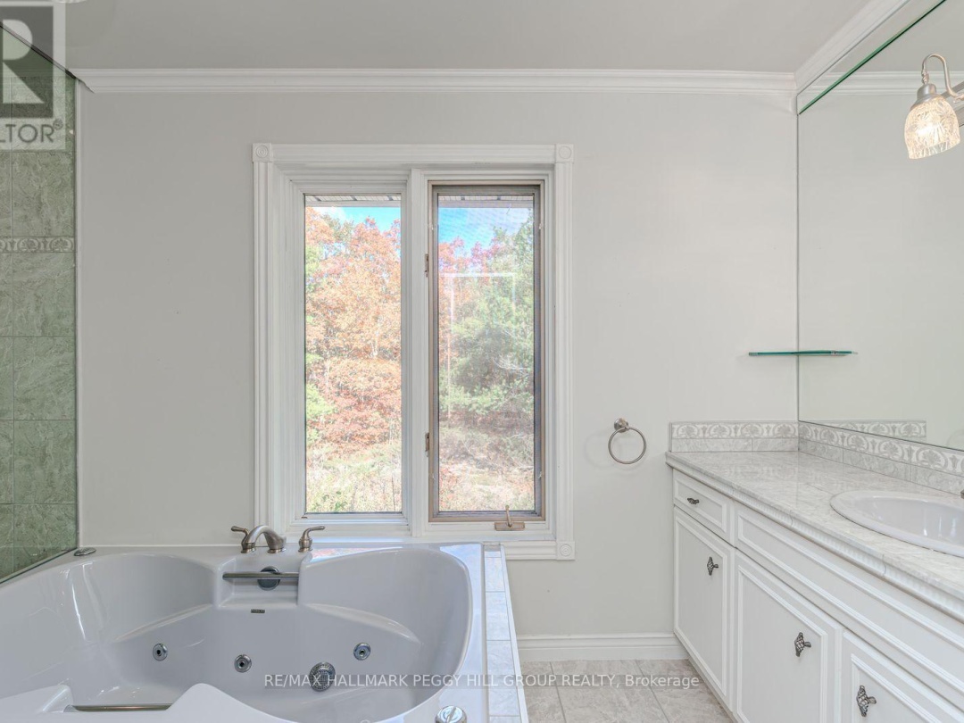 1564 HONEY HARBOUR ROAD, 