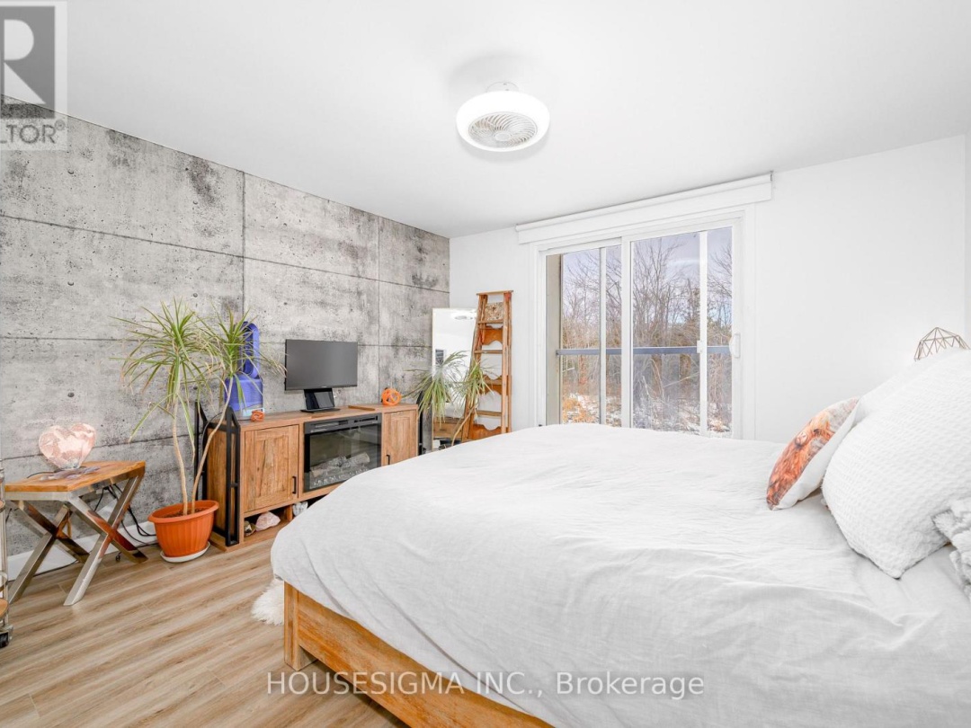 19 - 4 PARADISE BOULEVARD, 