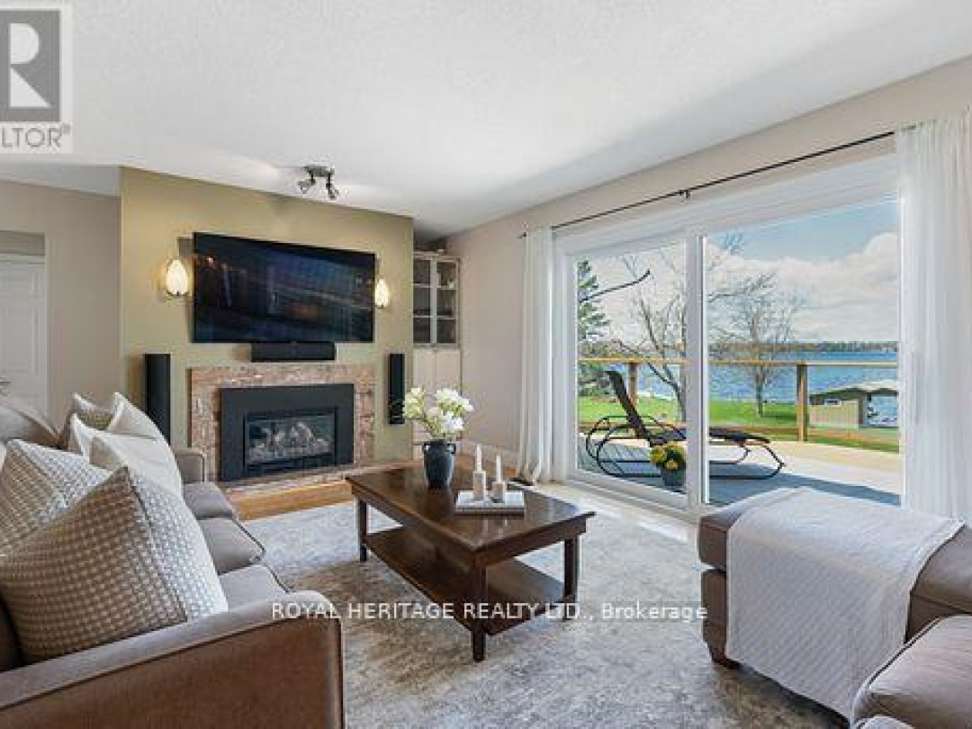 7 NORTH SERVICE ROAD, 