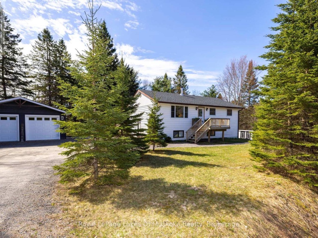 1136 High Falls Road, Muskoka River