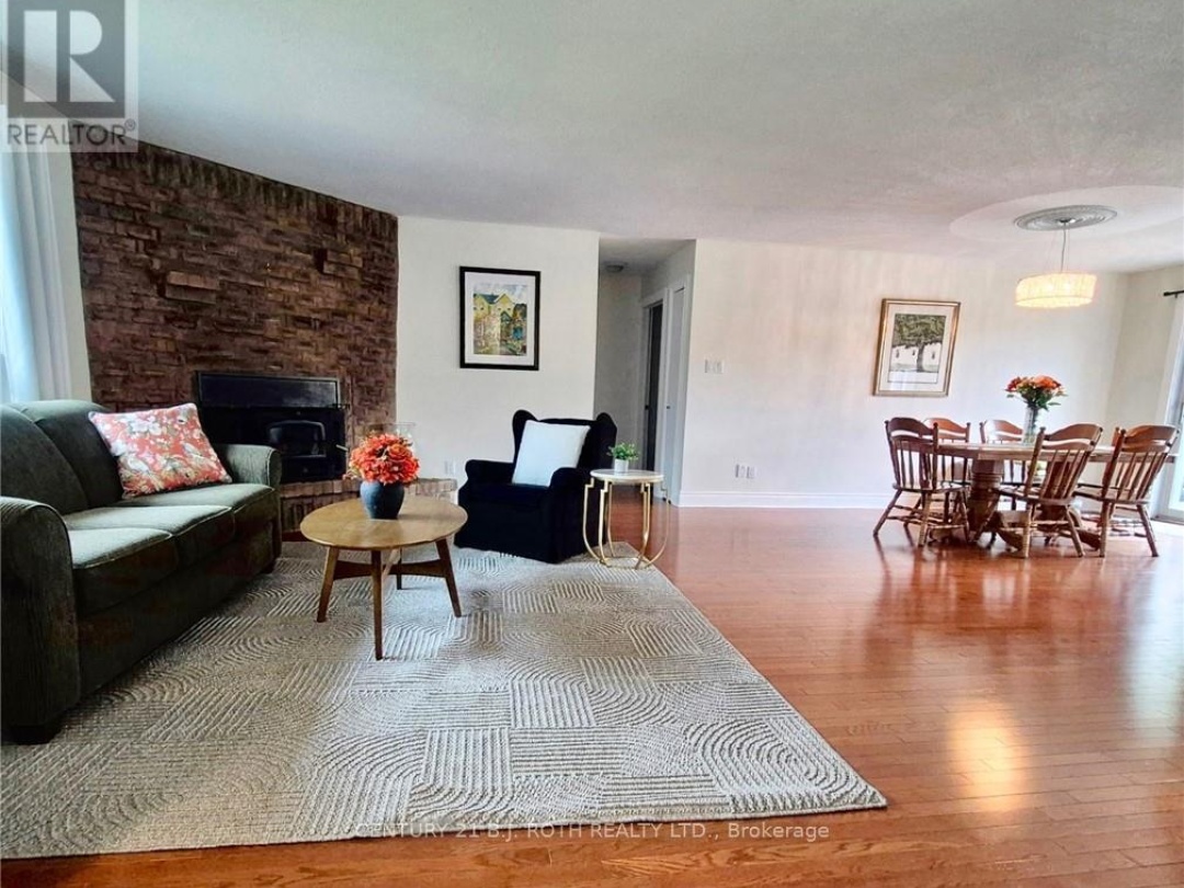3 MAPLE GATE, 