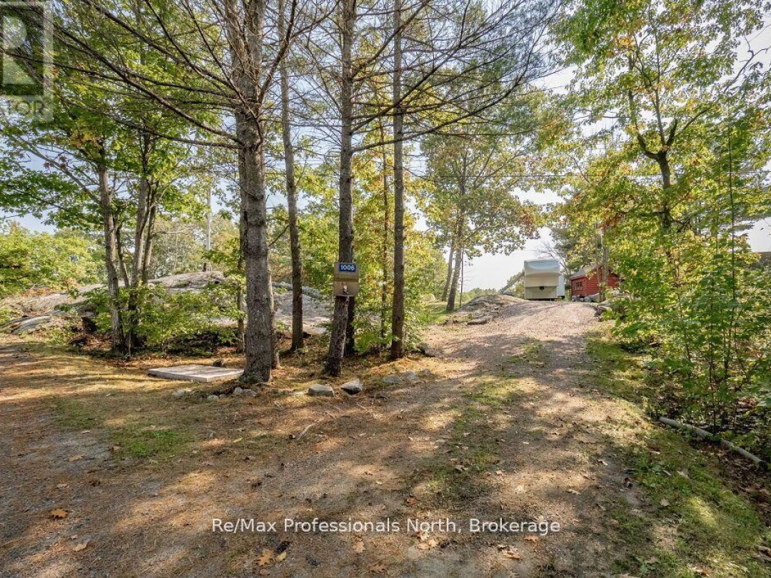 1006 Booth Lane, Pine Lake
