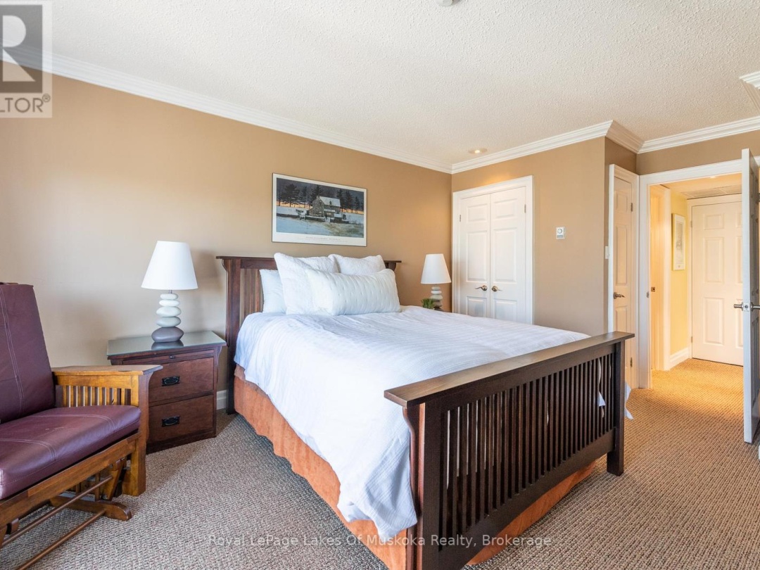 301 - 29 DEERHURST TENNISVIEW DRIVE, 