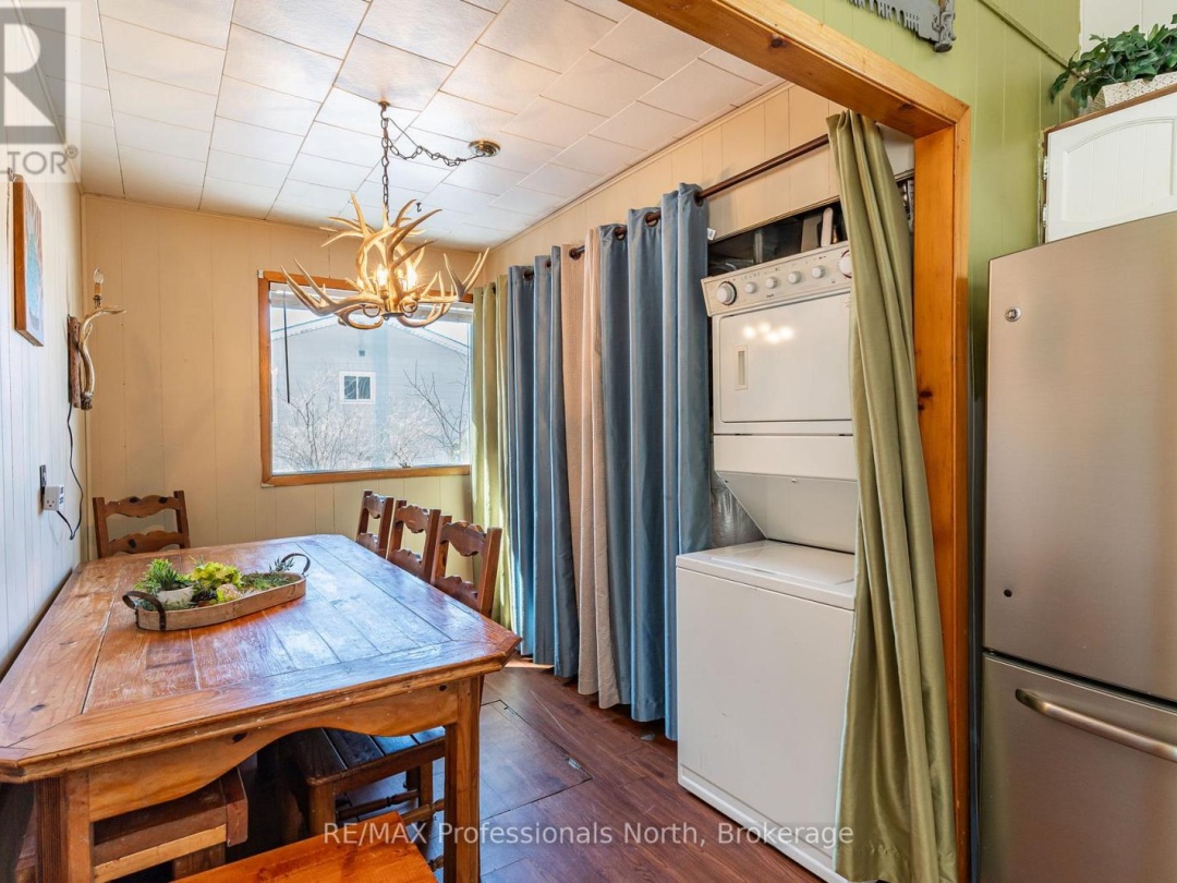 1093 TIFFANY LANE, 