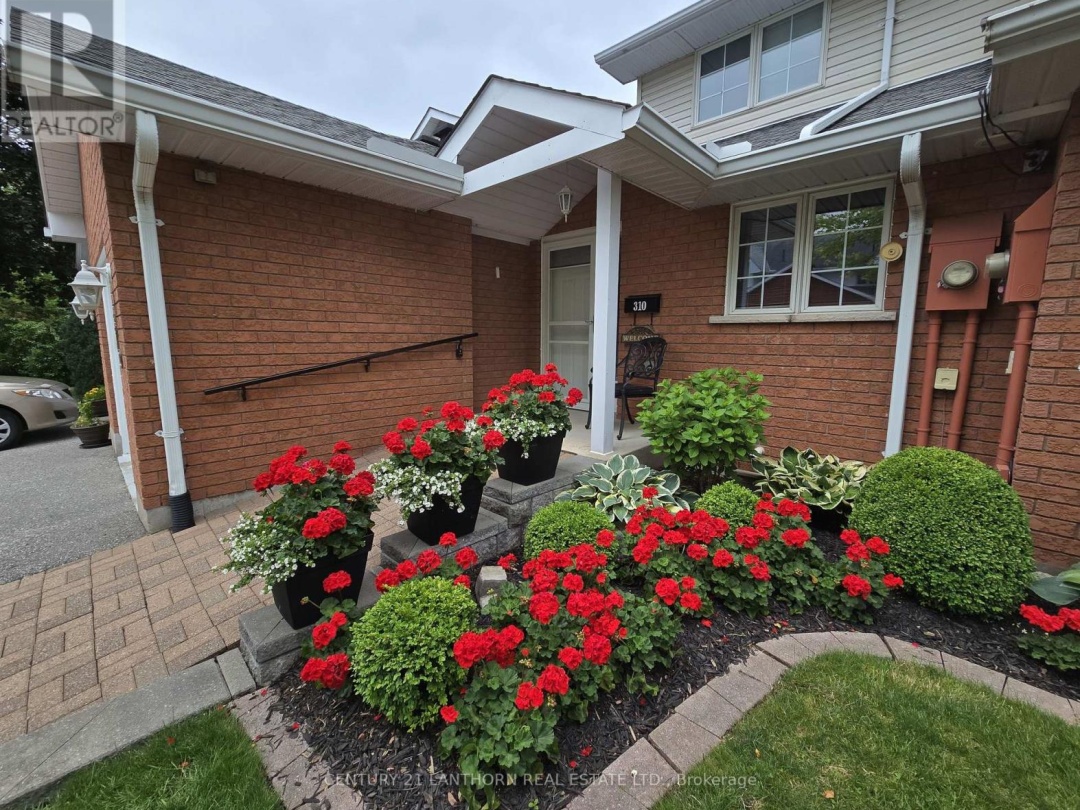 UNIT #310 - 30 MUSEUM DRIVE, 