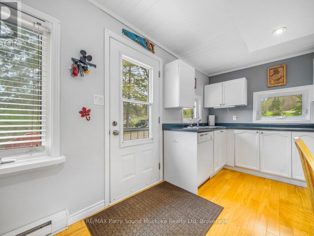 22 Dickinson Road, Manitouwabing Lake
