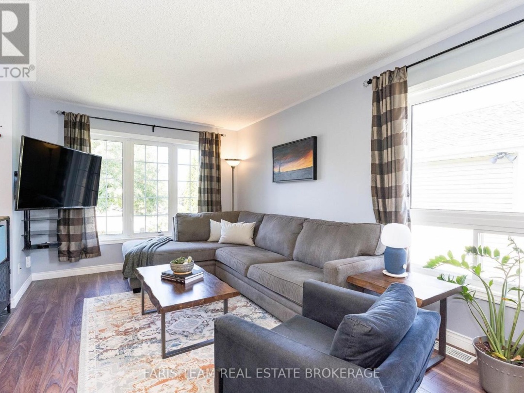 33 GEORGIAS WALK, 