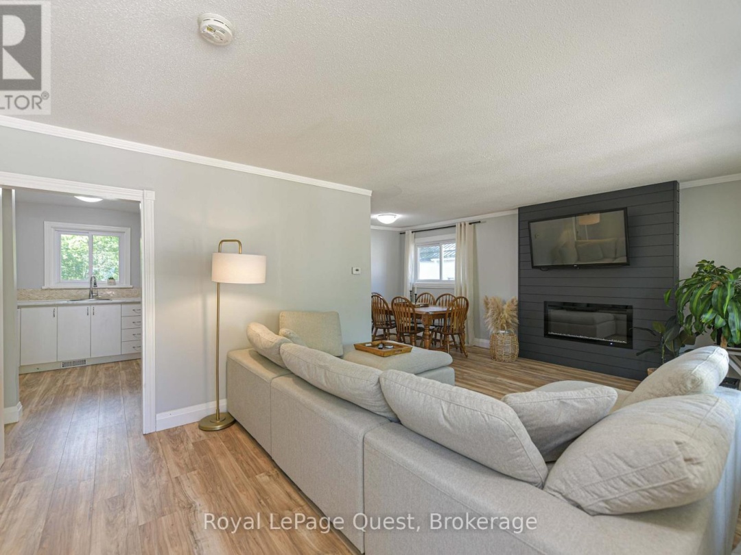 401 MISSISSAGA STREET W,