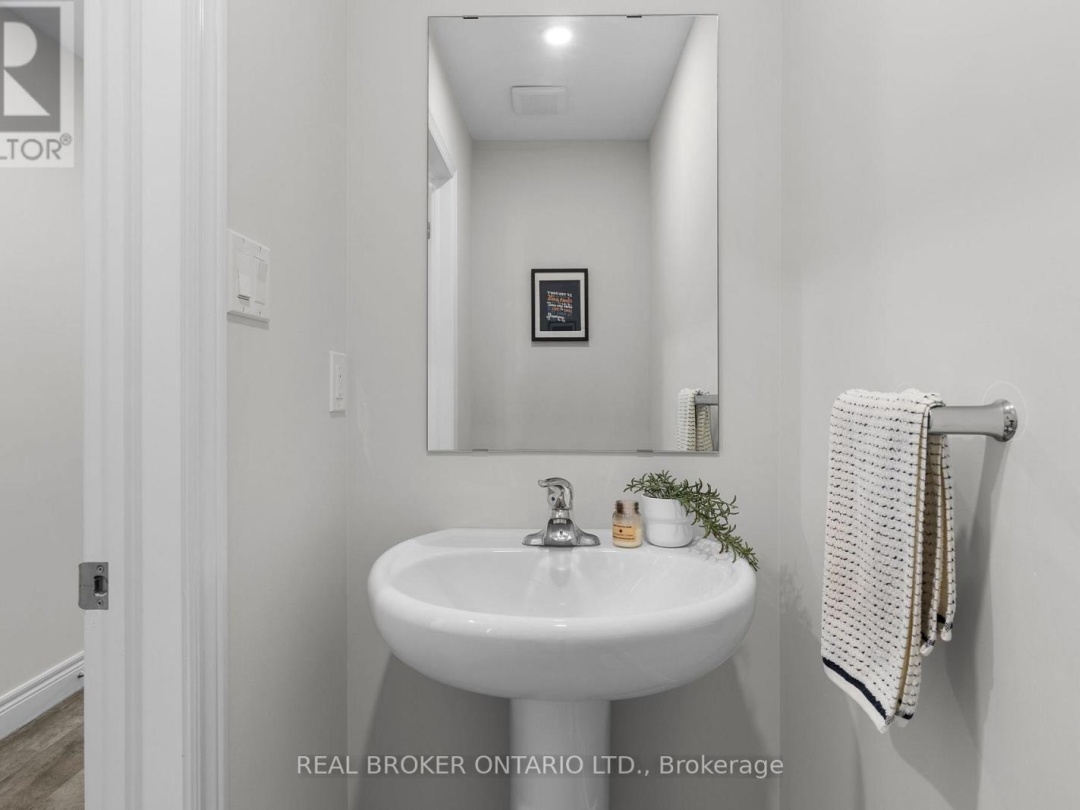 8 NICOLE PARK PLACE, 