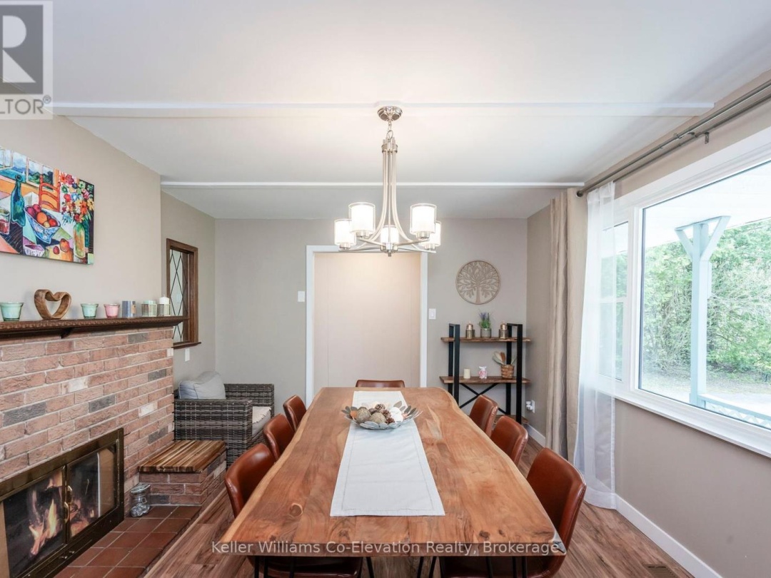 1467 ROSEMOUNT ROAD, 