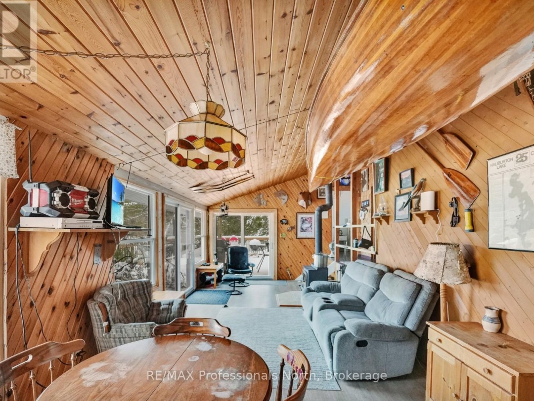 1027 DOW TRAIL, Haliburton Lake
