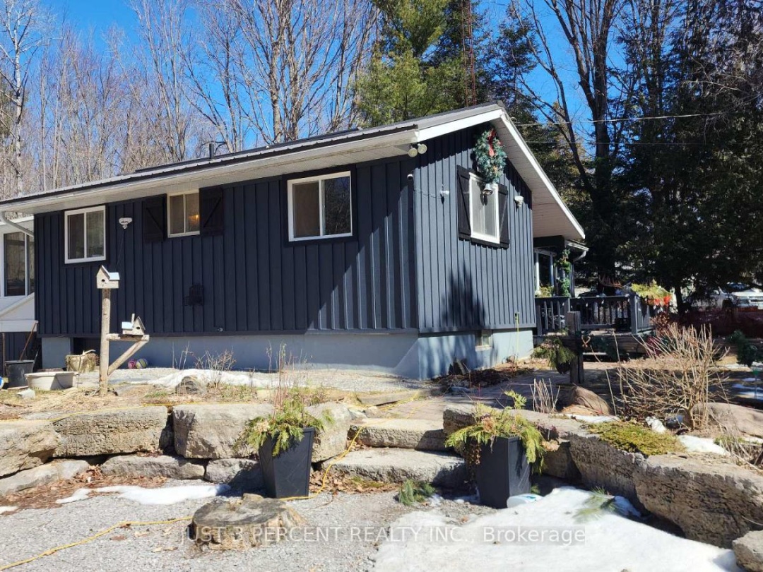 55 Northern Avenue, Little Bald Lake