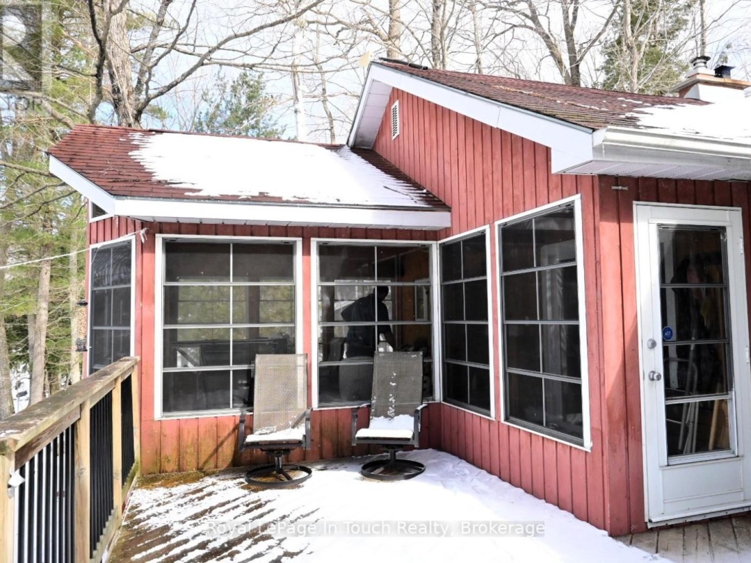 476 Hungry Bay Road E, Six Mile Lake