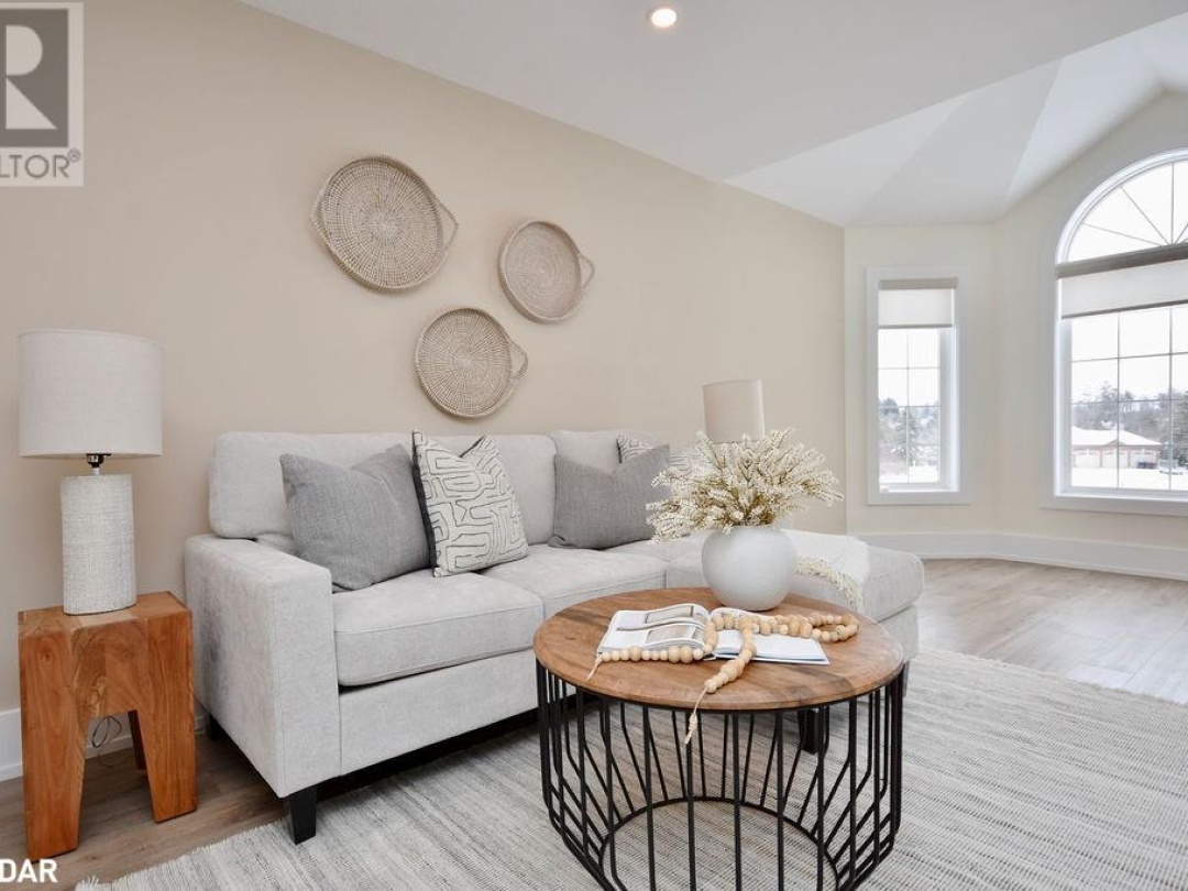 1348 Hawk Ridge Crescent, Severn