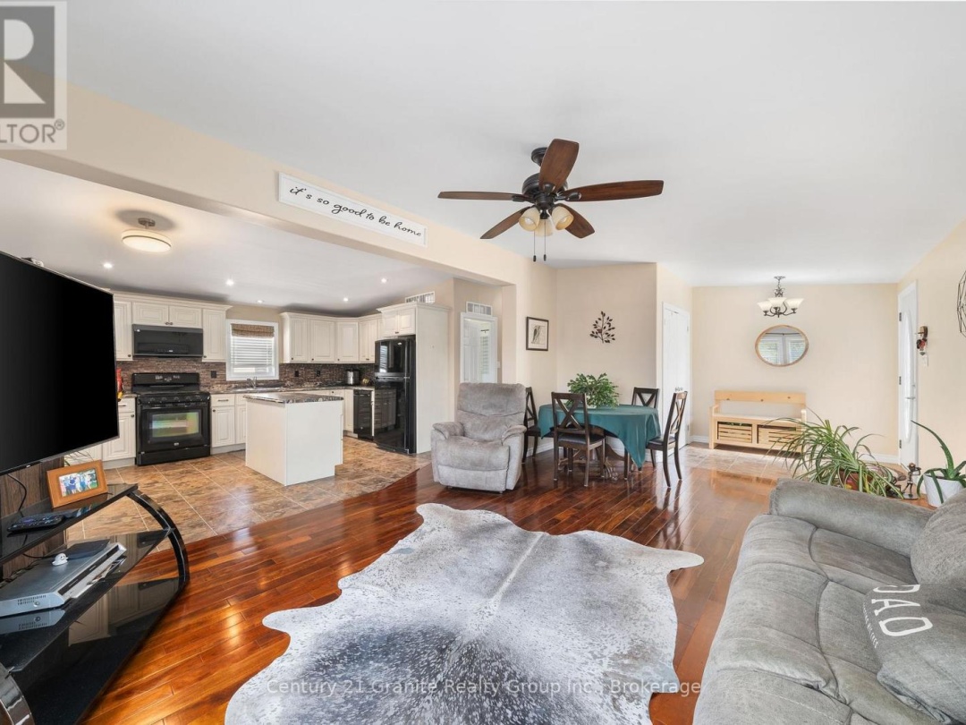 58 CREEKSIDE CIRCLE, 