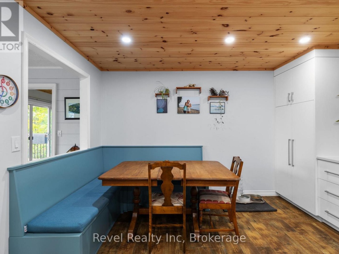 210 BURNETT'S ROAD, Manitouwabing Lake
