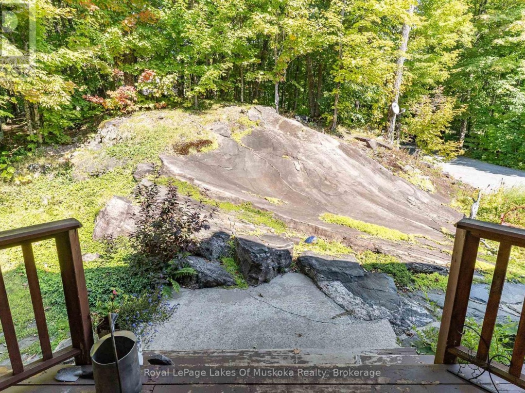 1080 WALKERS GLENN CRESCENT, 