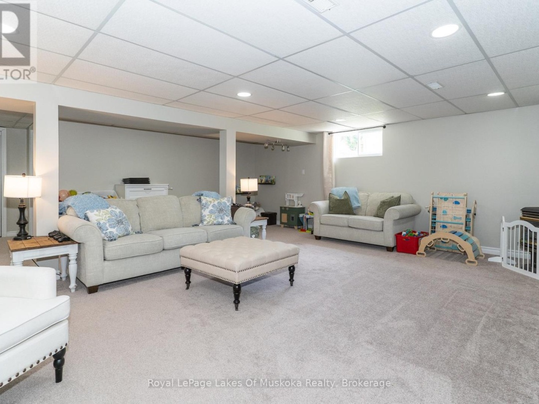 220 ALEXANDER STREET, 