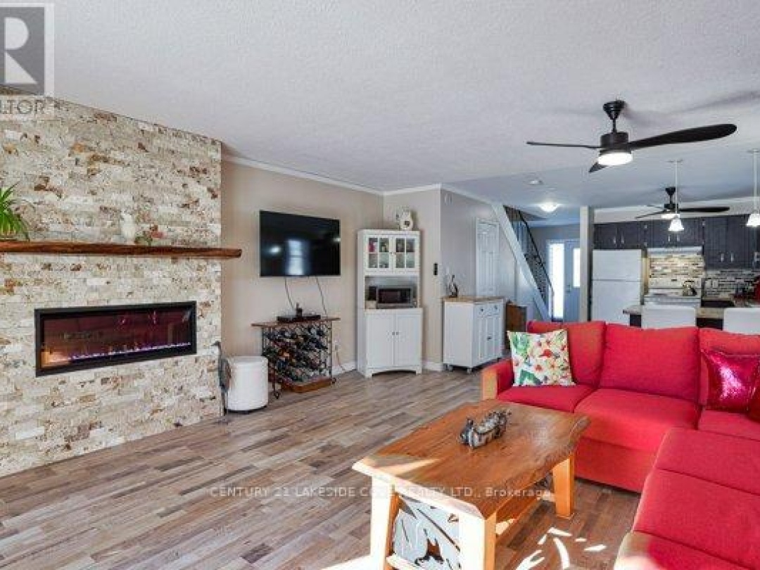 UNIT 27 - 1 PARADISE BOULEVARD S, 