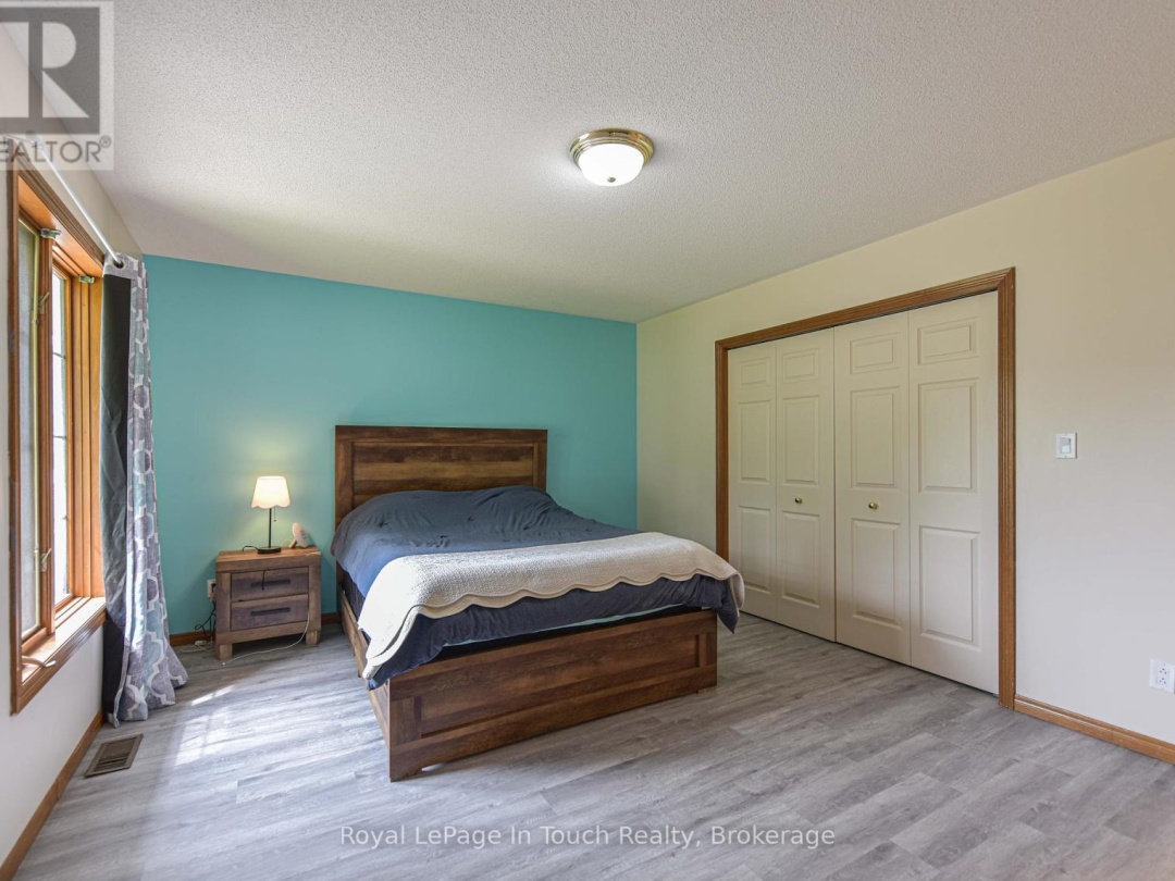 5 EARLS COURT, 