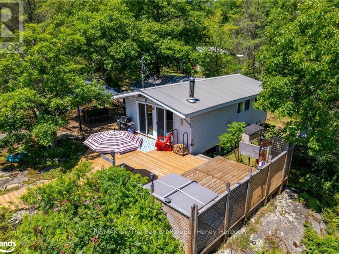 6932 Island 1810 / Bone Island, Georgian Bay