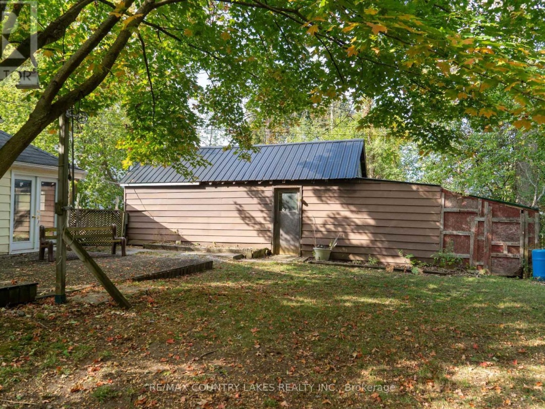 446 MAIN STREET E, 