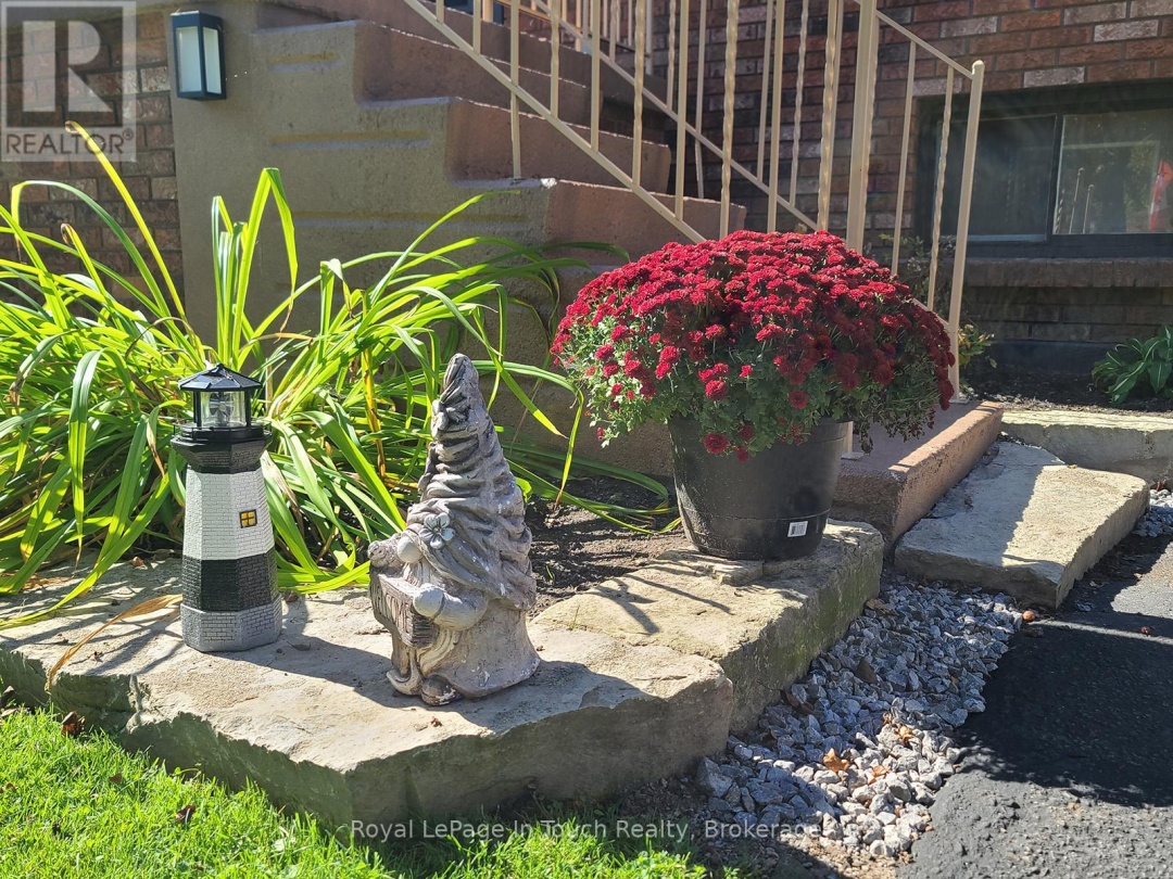 8 CYRIL MARTIN PLACE, 