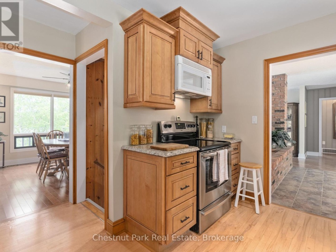 652 North Waseosa Lake Road, Waseosa Lake