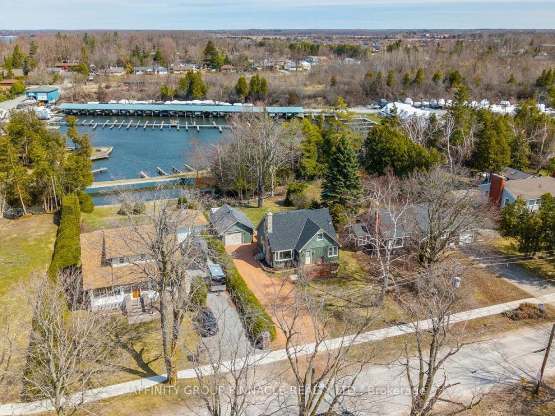 88 Simcoe Street, Lake Simcoe