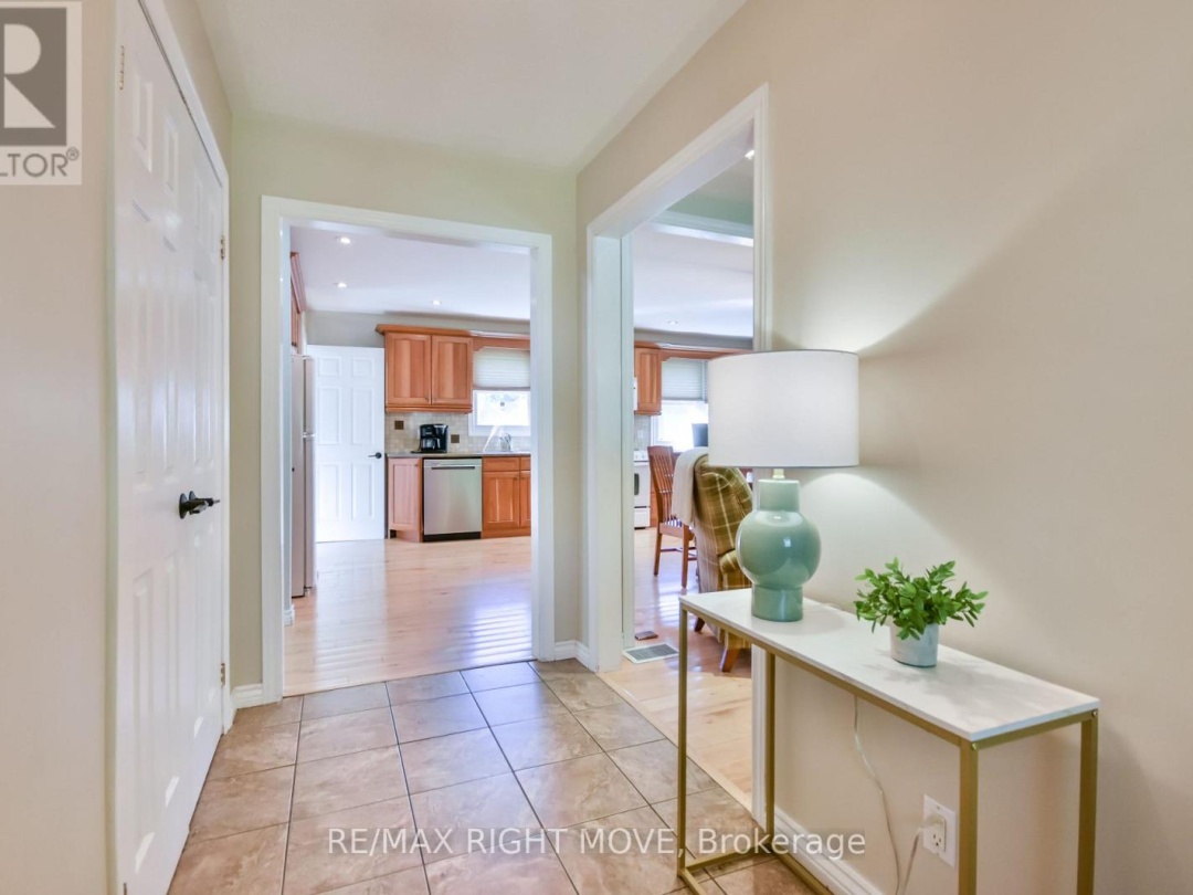 2009 MARCHMONT ROAD, 