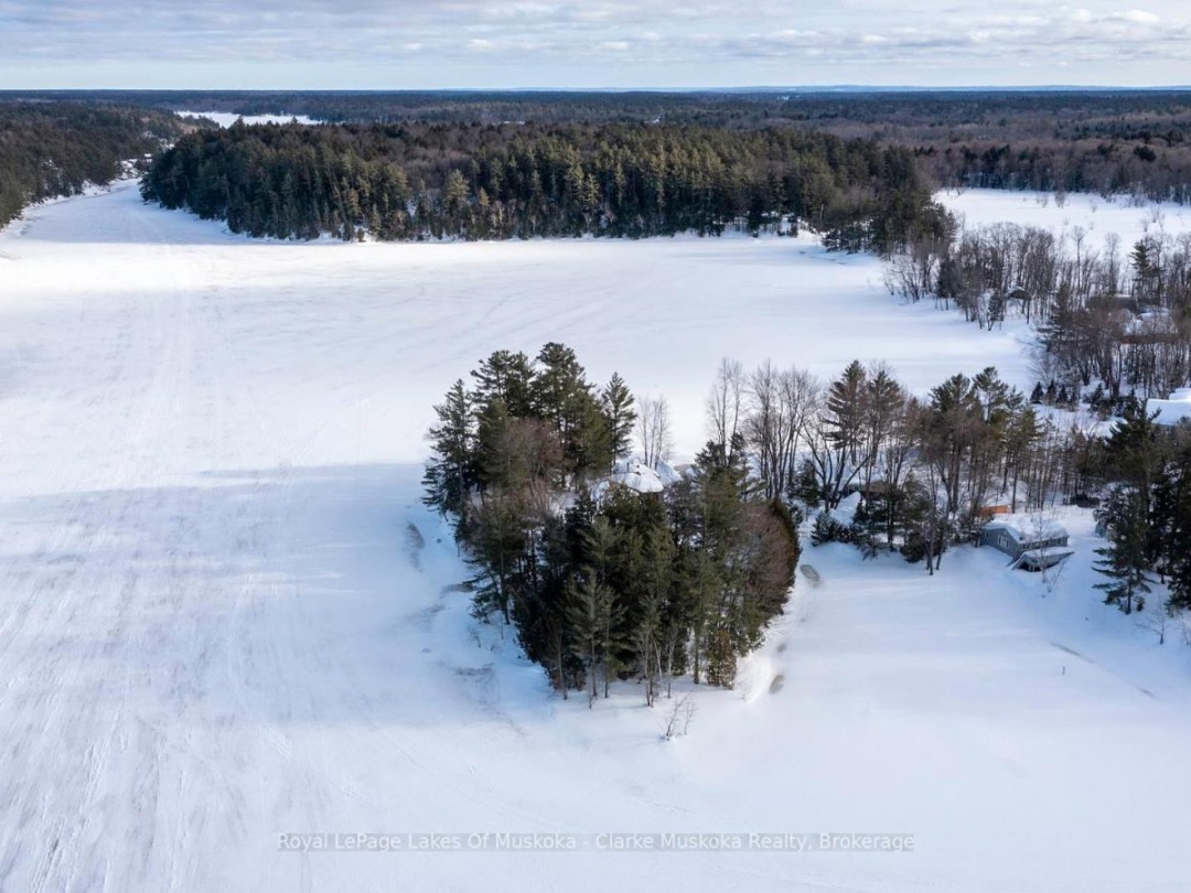 525 Hiawatha Road, Gibson Lake