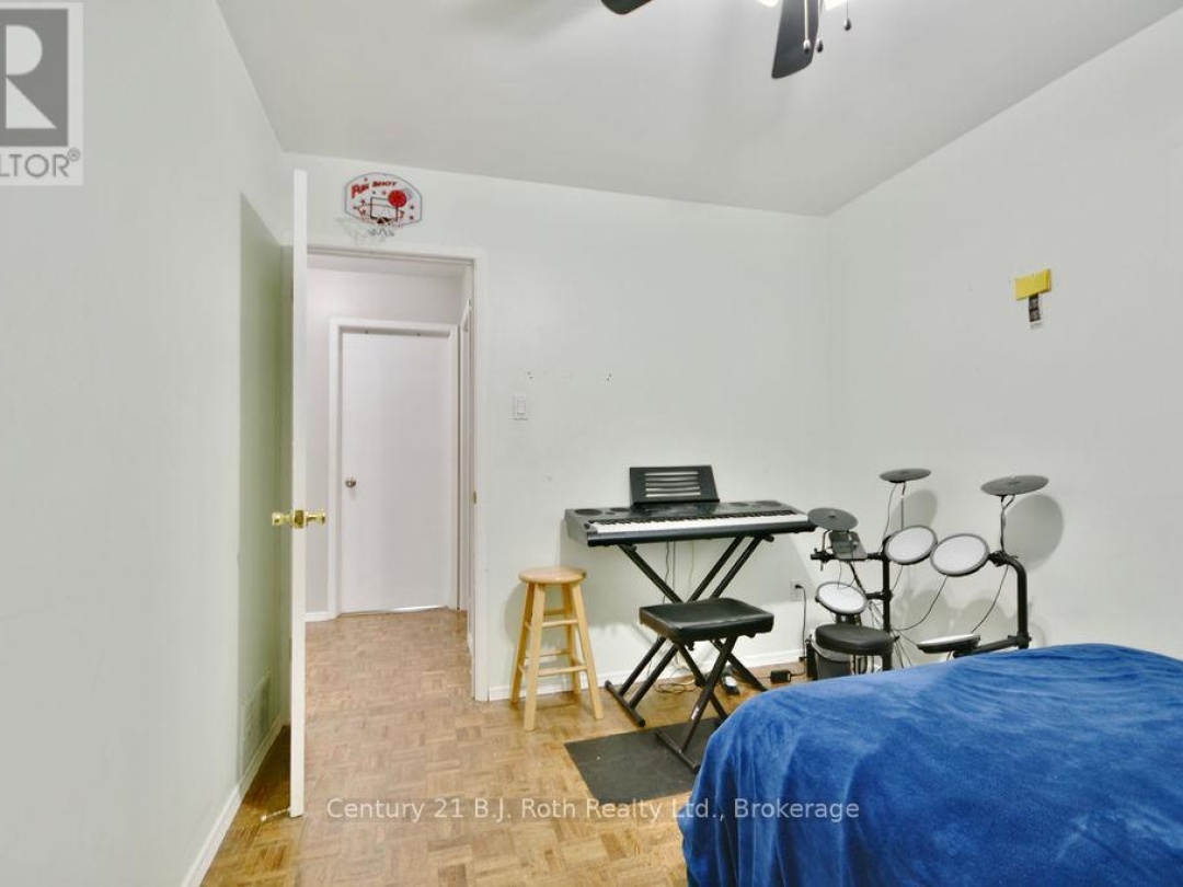 7 - 441 BARRIE ROAD, 