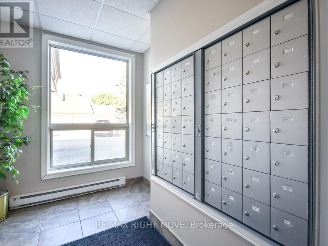 313 - 486 LACLIE STREET, 