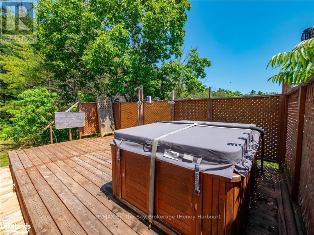 6932 Island 1810 / Bone Island, Georgian Bay
