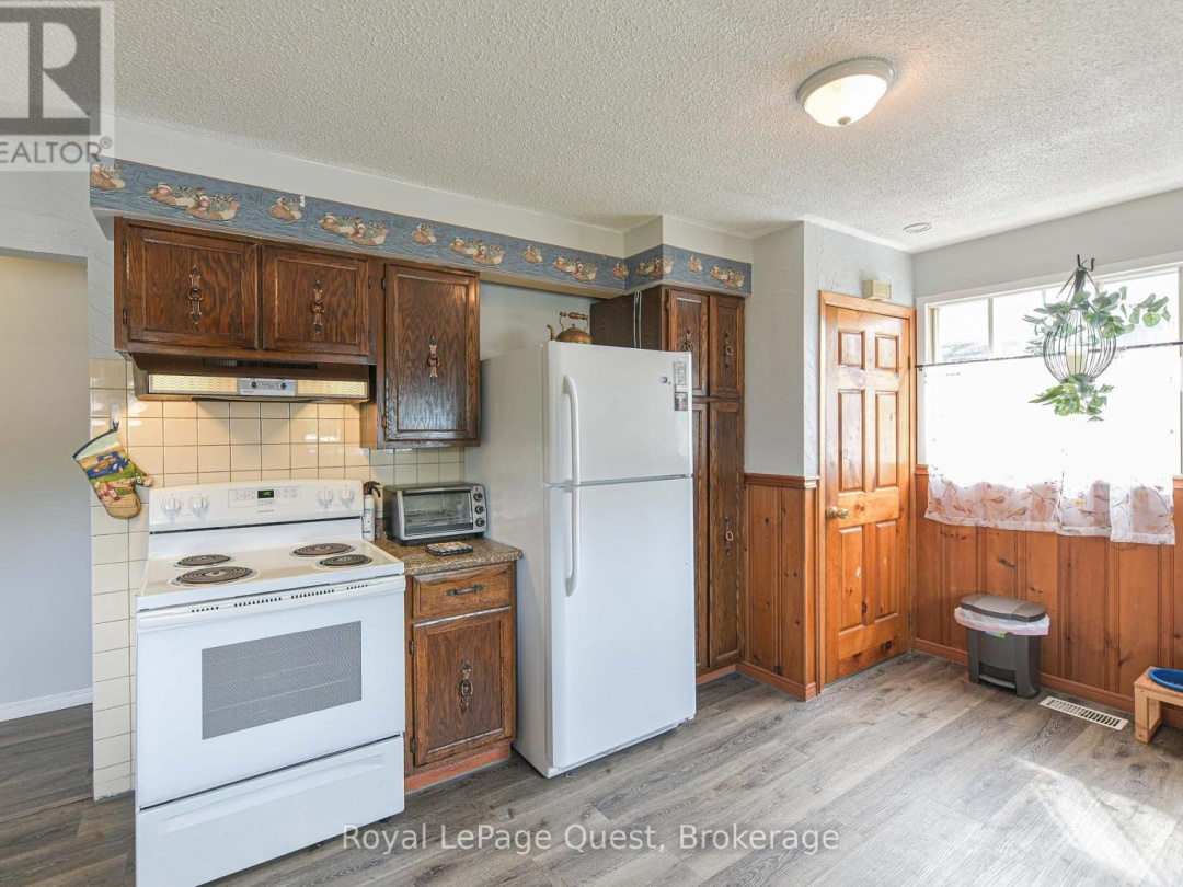 129 SIMCOE STREET, 