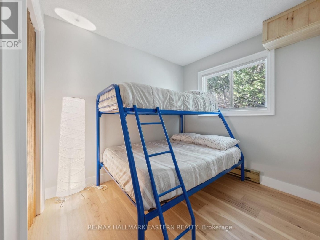 1025 DICKIES LANE, 