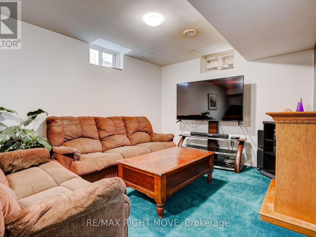 32 JULIA CRESCENT, 