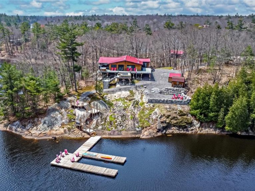 83 Walkway Rd, Georgian Bay