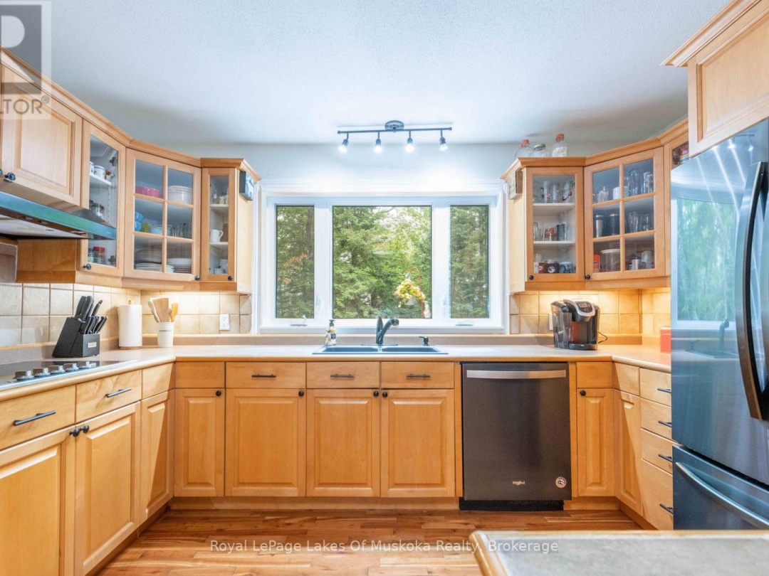 1588 SKYLINE DRIVE, Peninsula Lake