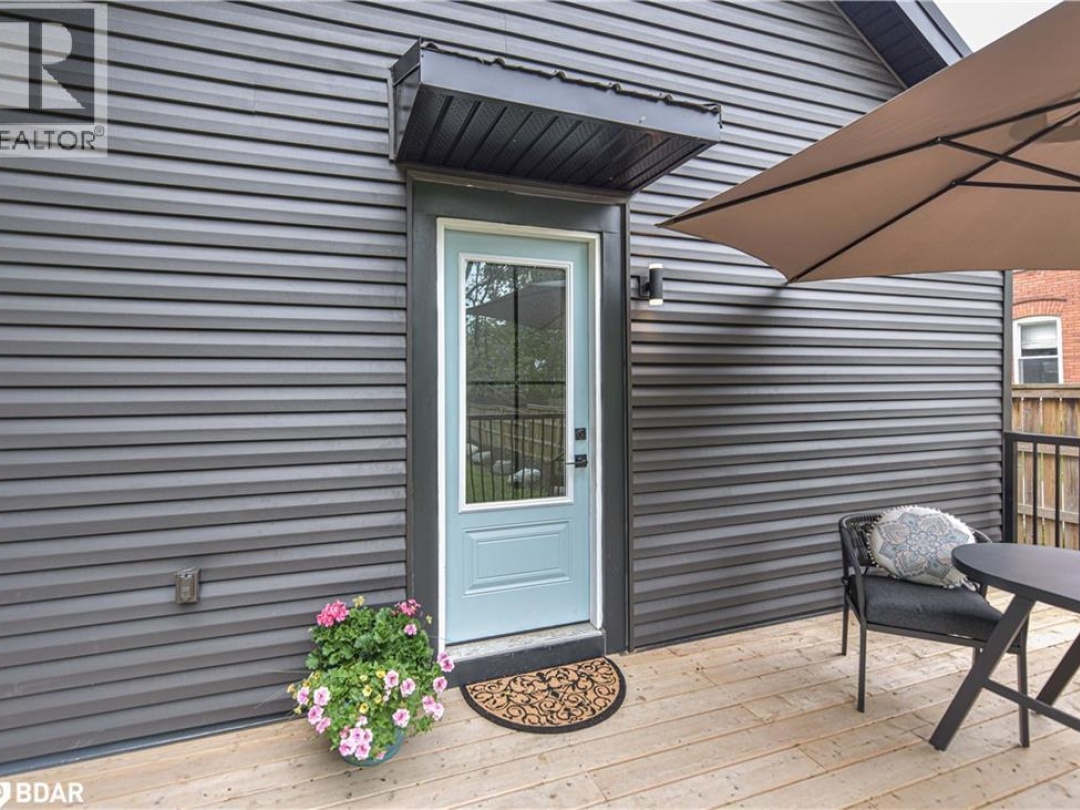 274 MISSISSAGA Street W, 